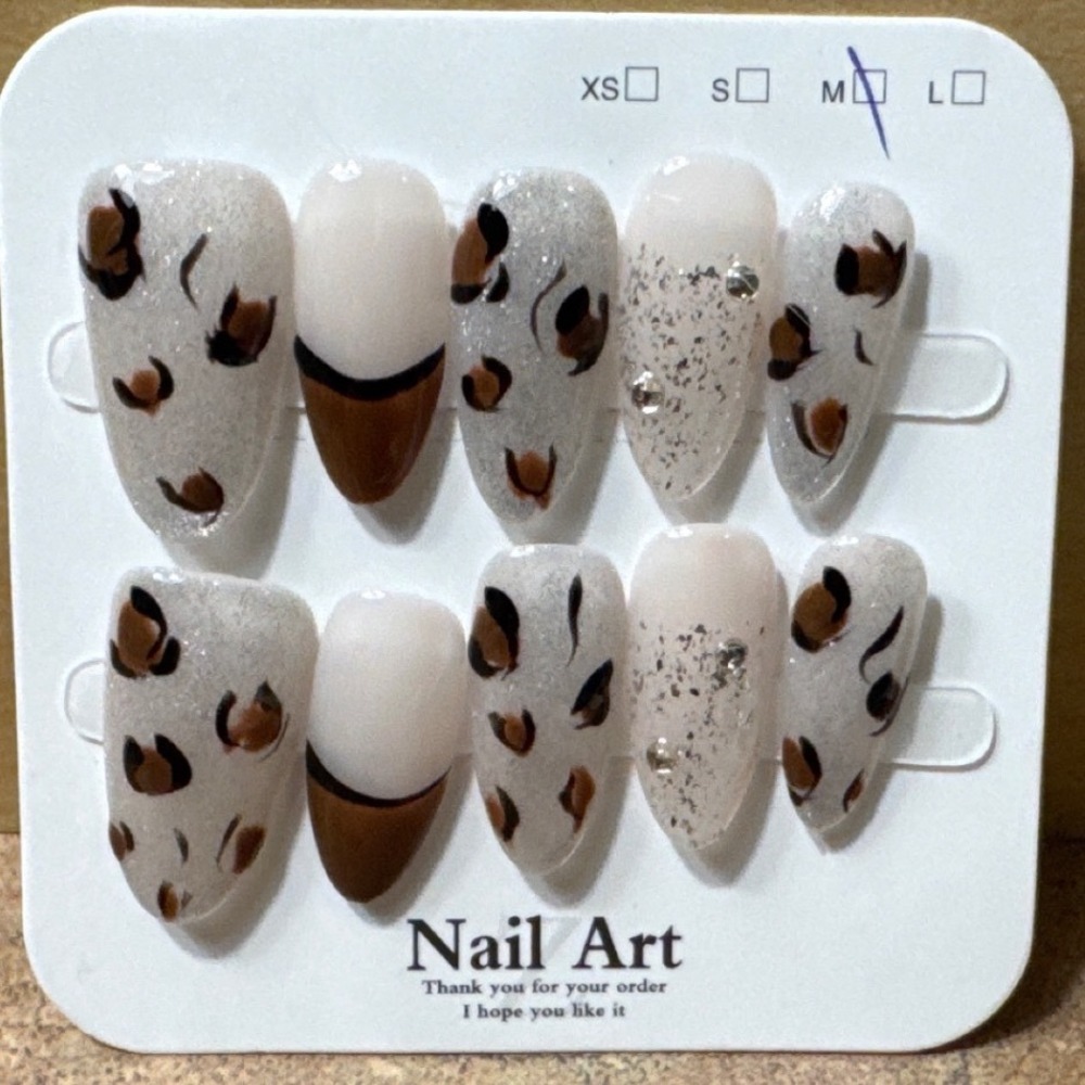 Leopard Print Almond Press‎ On Nails Glitter Rhinestone Medium Set White